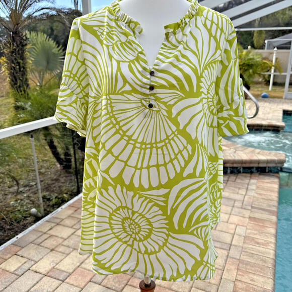 Cynthia Rowley Tops - Cynthia Rowley Lime Green White Abstract Sea Shell Short Sleeve Top Blouse 2X